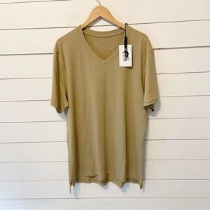 NWTs ZYIA Active | Men’s Khaki Everyday V-Neck Size XXL